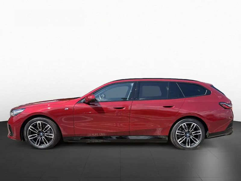 BMW i5 eDrive40 M-Sport B&W Pano 360 - fotka 3 z 7