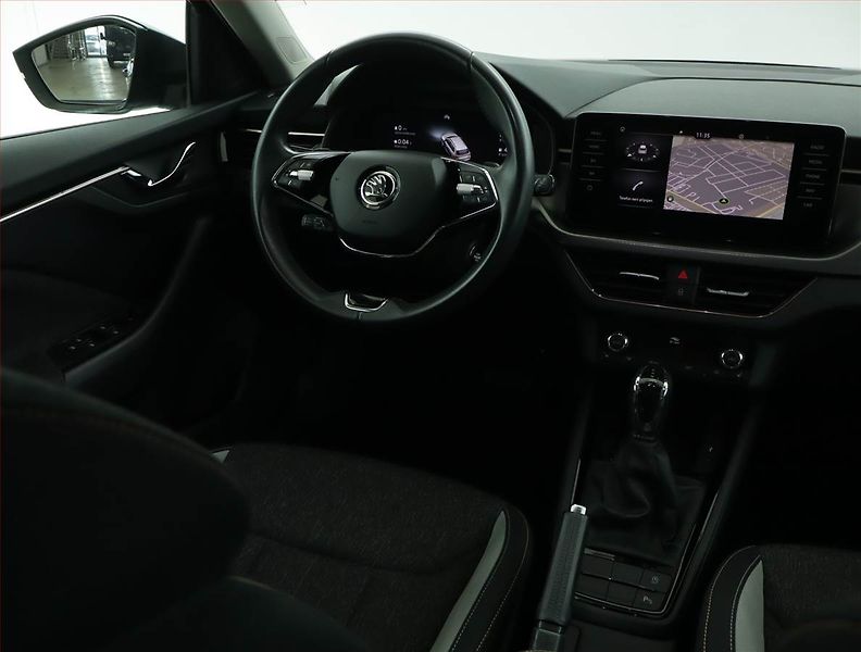Škoda Kamiq (2023) Style 1.0 TSI - fotka 7 z 17