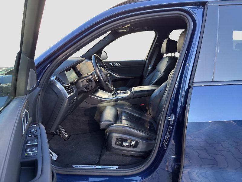BMW X5 xDrive30d - fotka 2 z 21