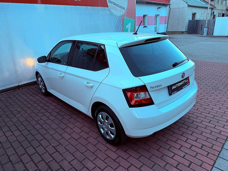 Škoda Fabia 1.0 MPi Ambition - fotka 8 z 24