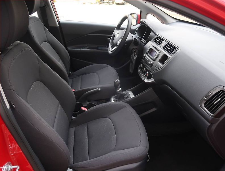 Kia Rio (2013) 1.4 CVVT, Park. senzory - fotka 9 z 15