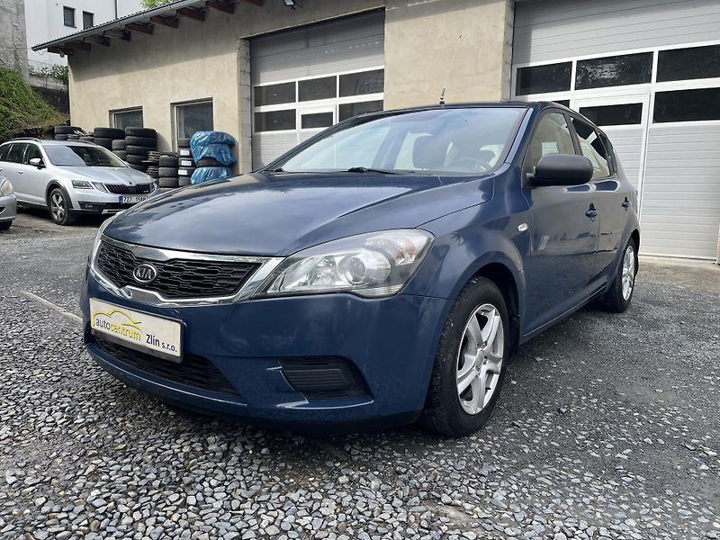 Kia Ceed (2010) 1,6 CRDi 85 Kw ČR!!! - fotka 3 z 16