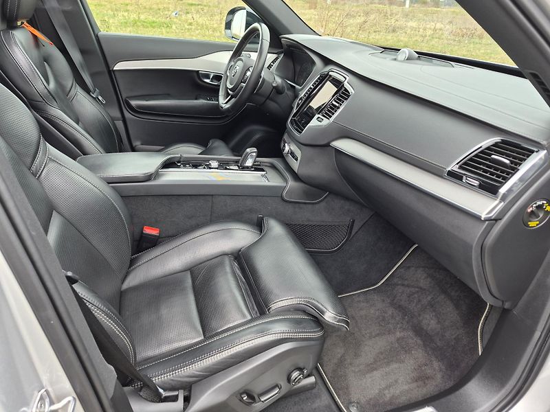 Volvo XC90 (2019) 2.0 /288kW - fotka 10 z 37