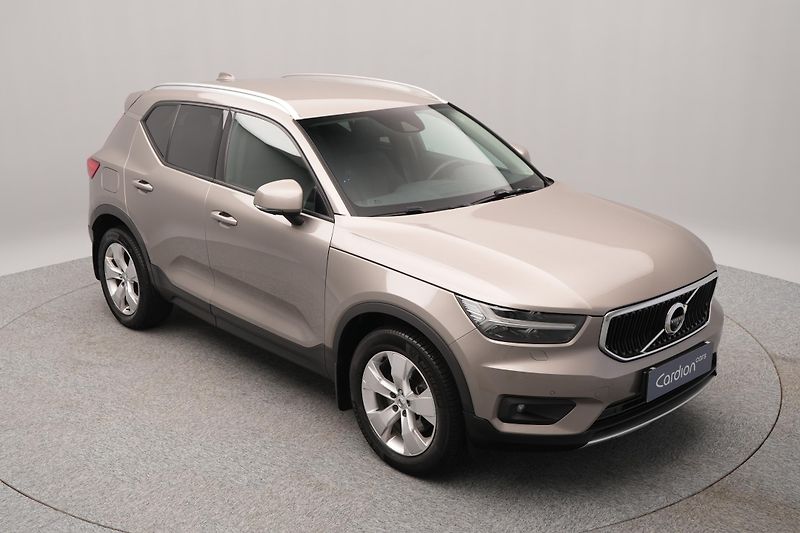 Volvo XC40 B4 MOMENTUM AUT  - fotka 13 z 47