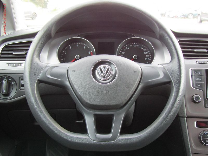 Volkswagen Golf (2015) 1.4 TGi, ČR, Trendline - fotka 11 z 17