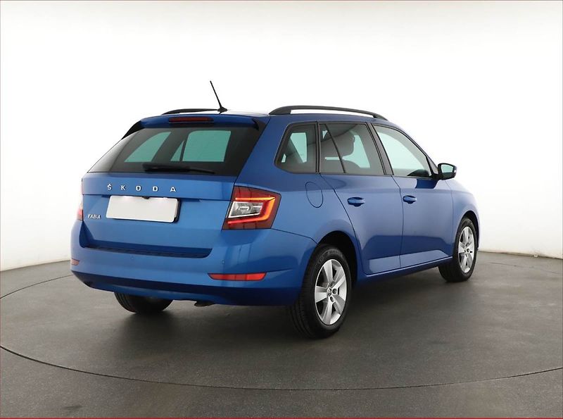 Škoda Fabia (2020) Style 1.0 TSI, Serv.kniha - fotka 5 z 16