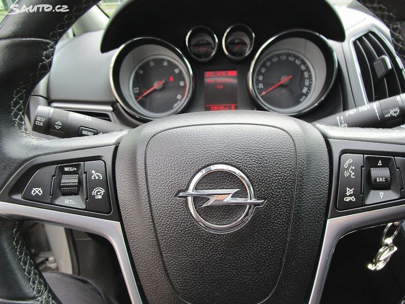 Opel Zafira 1,6D-100KW-NOVÁ STK - fotka 22 z 24