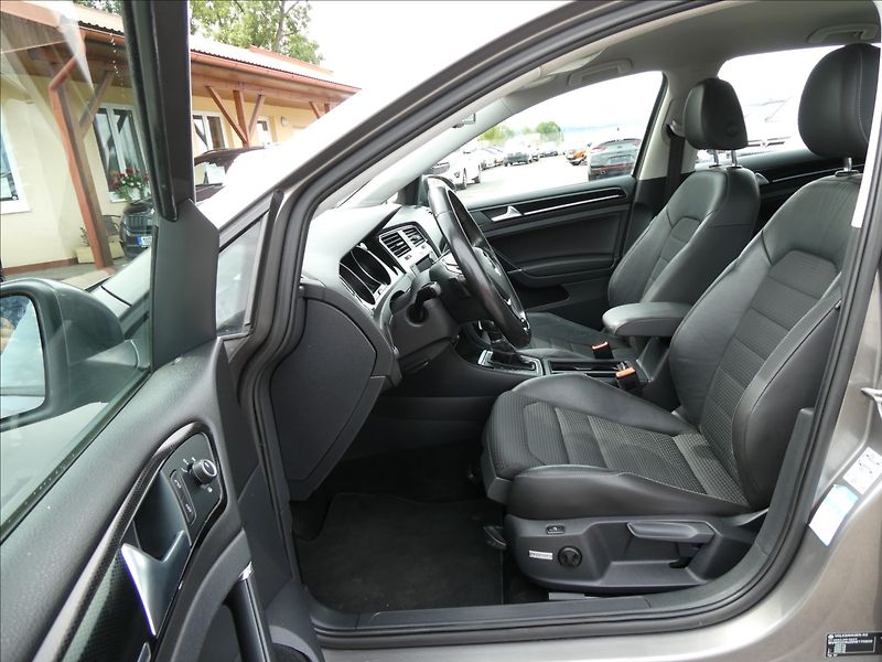 Volkswagen Golf 1,4 TSi 103kW DSG, webasto - fotka 20 z 42