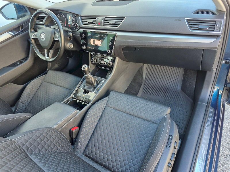 Škoda Superb (2018) Style 2.0 TDI 110kW Combi - fotka 22 z 29