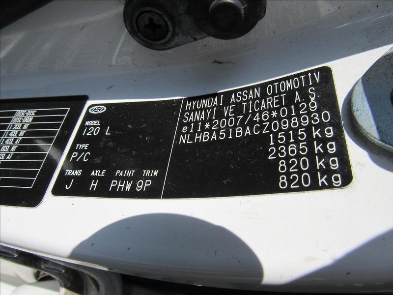 Hyundai i20 1,2 i 57kW - fotka 22 z 24
