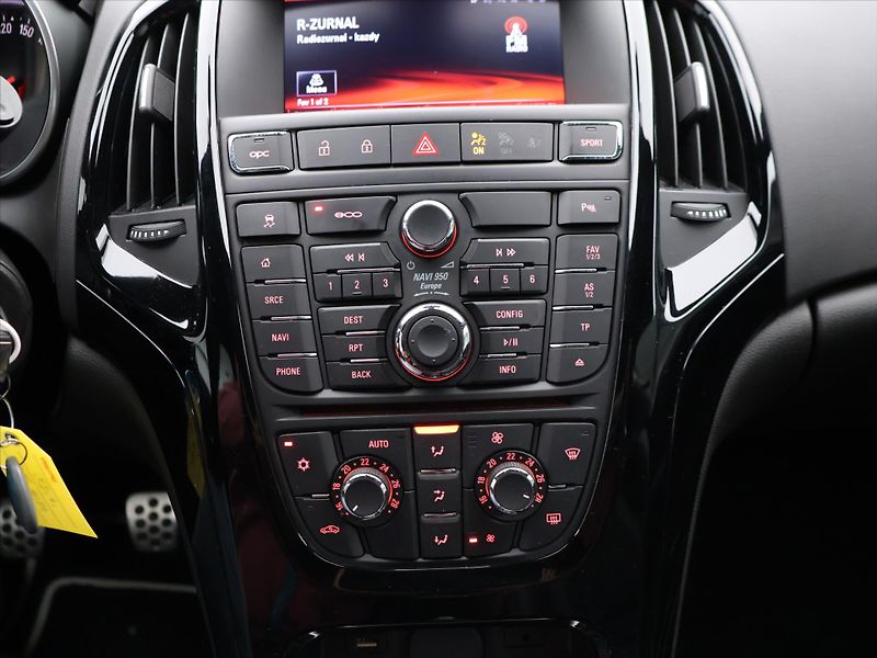 Opel Astra 2,0 T 206kW OPC Black Edit. CZ - fotka 20 z 29