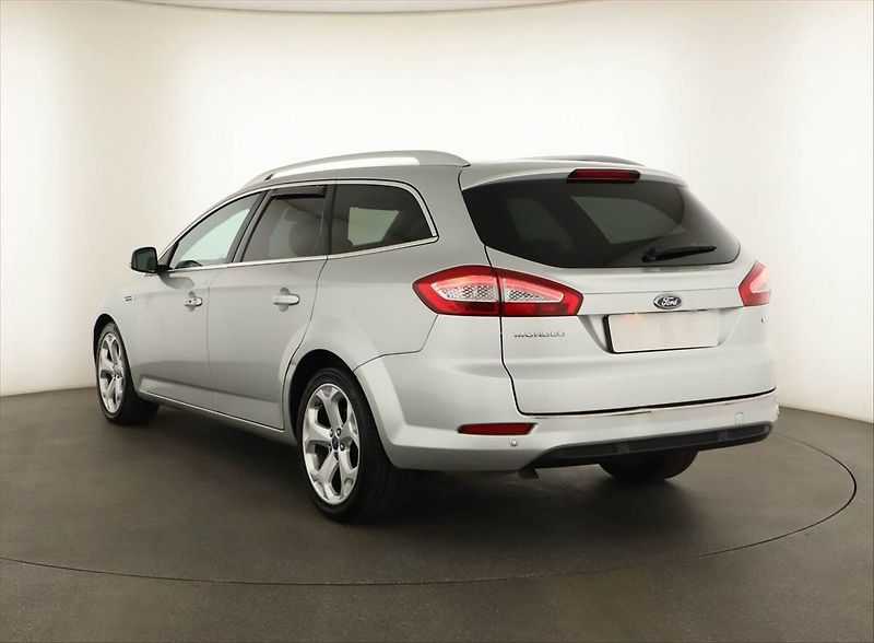 Ford Mondeo (2012) 2.0 TDCi, Automat, Tempomat - fotka 4 z 14
