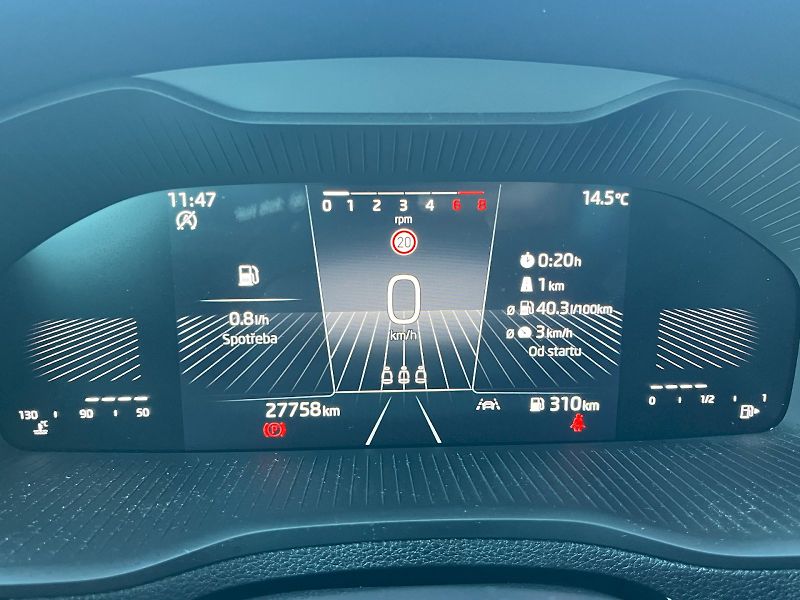 Škoda Karoq (2025) Drive 1,5TSI 110kW 6-ti. st. m - fotka 17 z 35