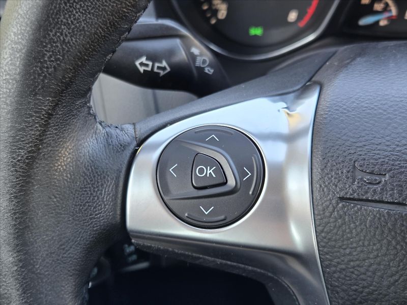 Ford Focus 1,6 Ti-VCT Tažné z. ČR 2.maj 1 - fotka 13 z 22