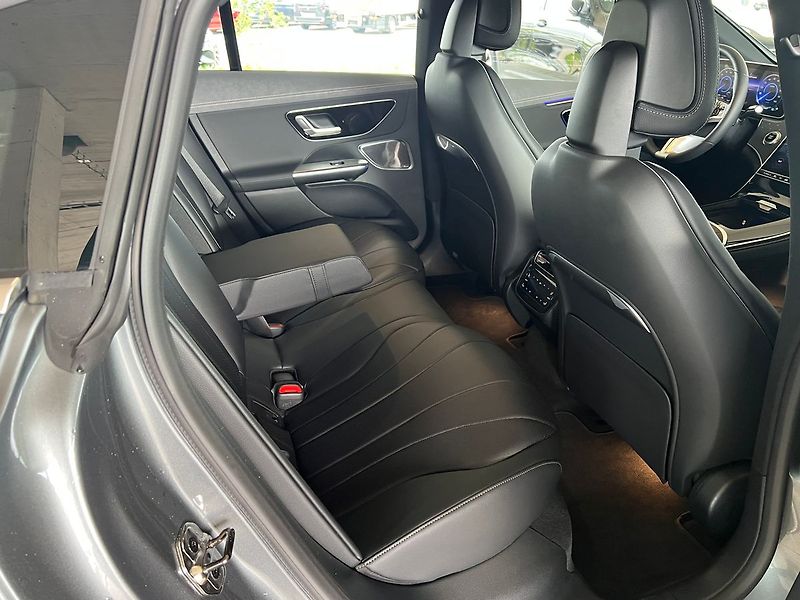 Mercedes-Benz EQE 300 Electric ART Edition - fotka 14 z 14