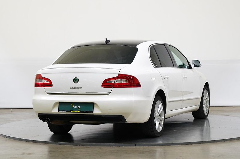 Škoda Superb - fotka 2 z 25