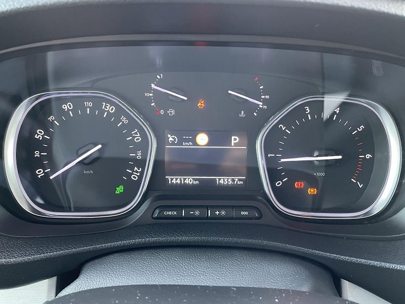 Peugeot Traveller ALLURE L2 2.0 BHDi 130 kW - fotka 13 z 31
