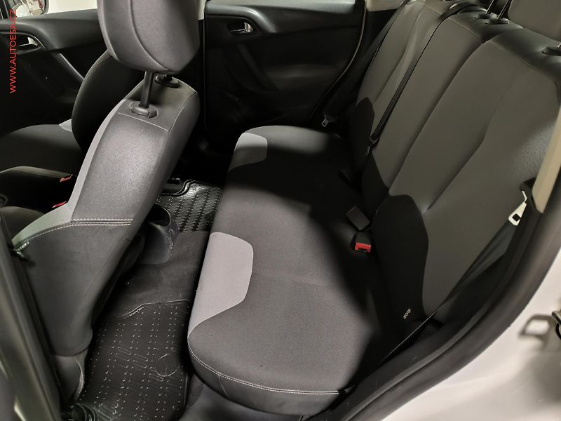 Citroën C3 (2012) 1.1i, ČR, AC - fotka 10 z 16