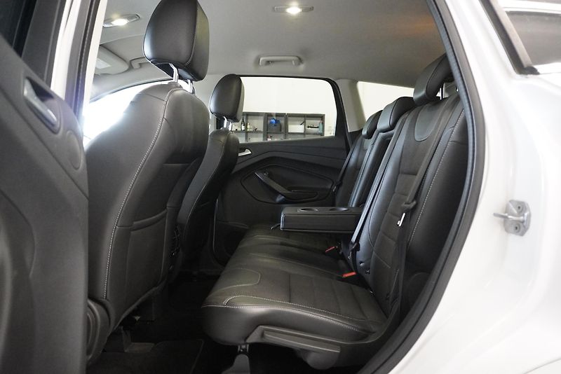 Ford Kuga 2.0 TDCI 132kW TITANIUM 4X4 - fotka 22 z 32