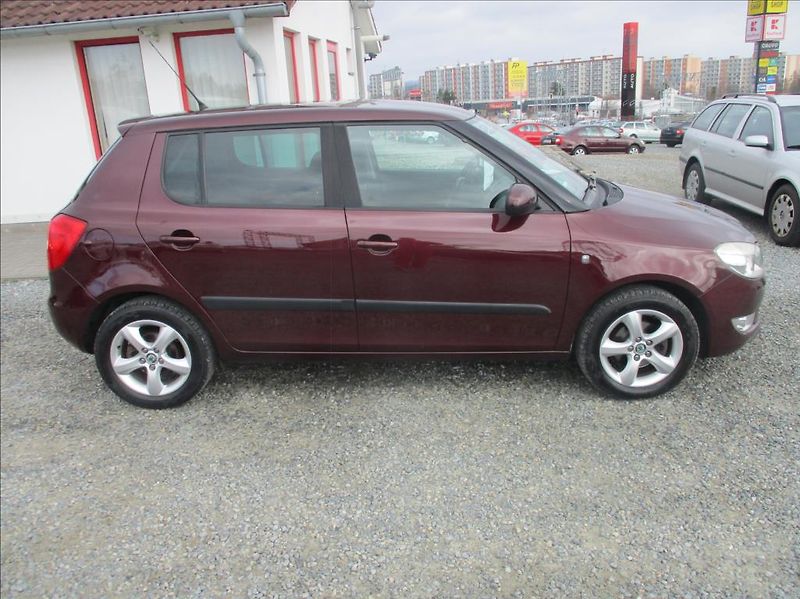 Škoda Fabia 1,2 TSI, digi klima, serviska, - fotka 5 z 32