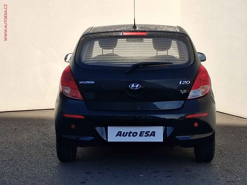 Hyundai i20 (2014) 1.2 i, Fifa WorldCup, AC, - fotka 5 z 15