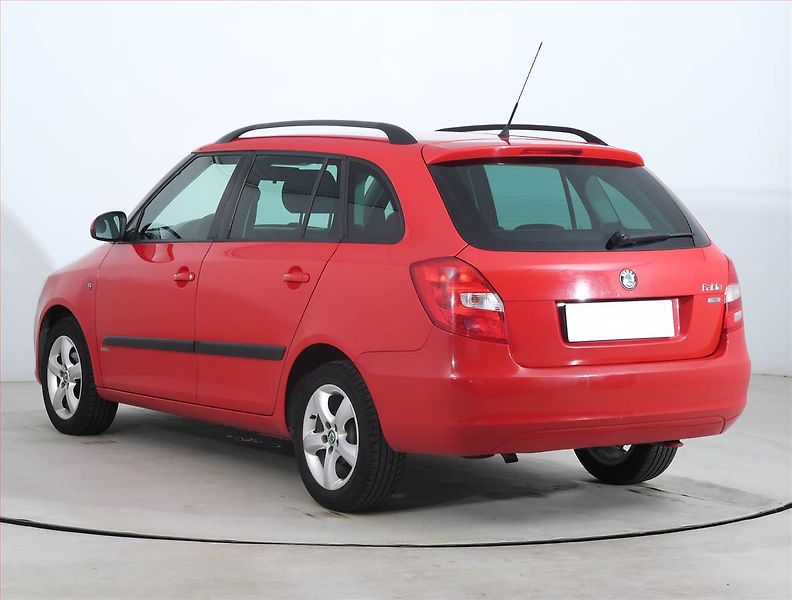 Škoda Fabia (2012) 1.2 TSI, po STK, oblíbený vůz - fotka 4 z 17