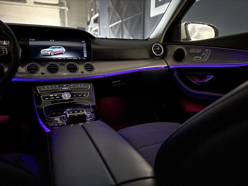 Mercedes-Benz Třídy E (2018) 220D,TOP ,TZ, adaptivní tempo - fotka 19 z 34