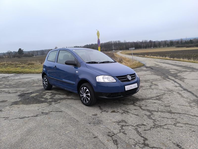 Volkswagen Fox (2006) 1.2 DOLOŽENÉ KM, 1.MAJITEL - fotka 1 z 20