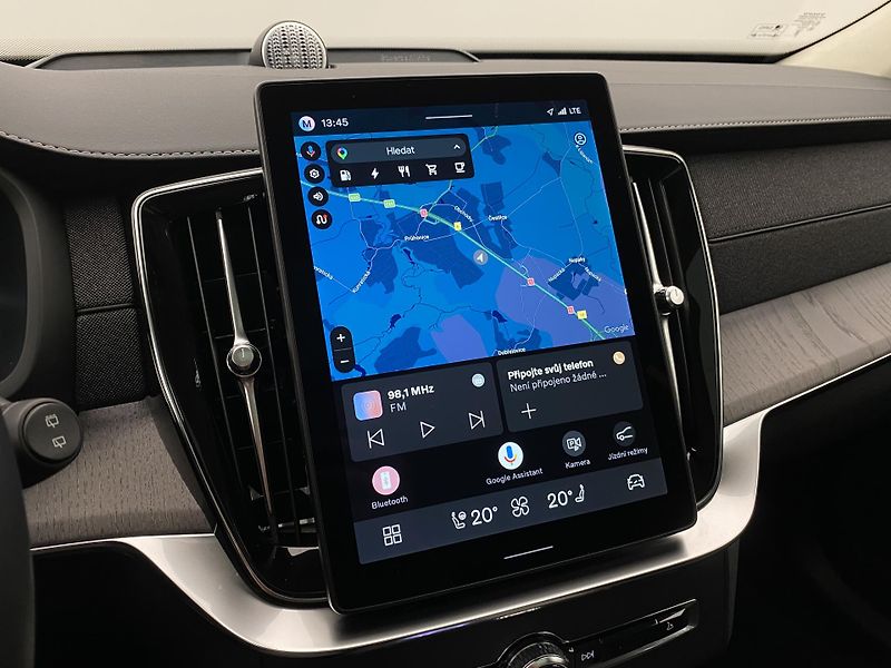 Volvo XC90 T8 AWD RECHARGE ULT REZERVACE - fotka 43 z 68