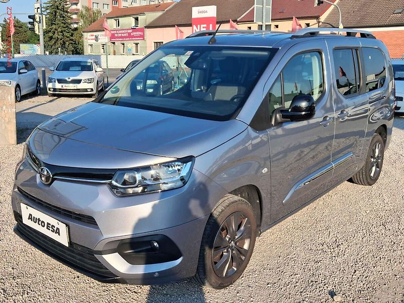 Toyota ProAce City Verso (2022) 1.5, 1.maj,ČR, servis.kniha - fotka 3 z 22
