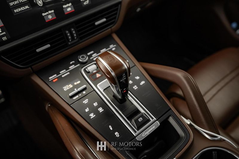 Porsche Cayenne (2020) Coupé Turbo 404kW - fotka 49 z 56
