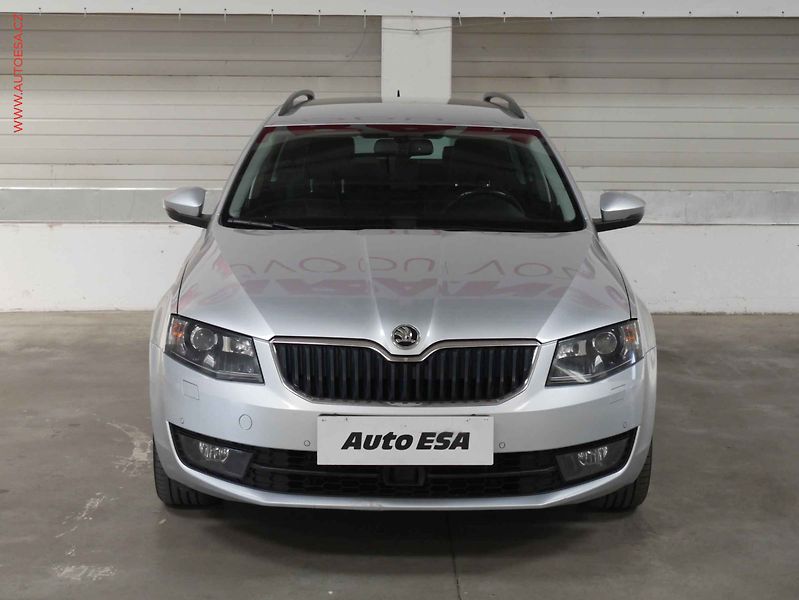 Škoda Octavia (2015) 1.6 TDi, DSG, navi - fotka 2 z 29