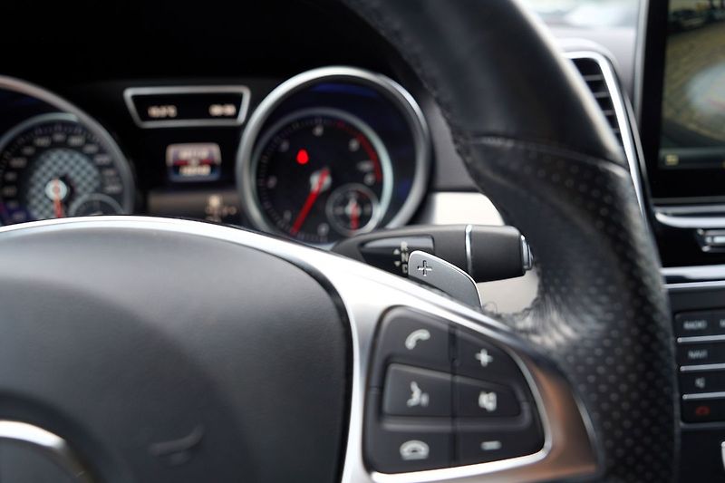 Mercedes-Benz GLE 350d 4Matic AMG/260PS/ČR - fotka 42 z 43