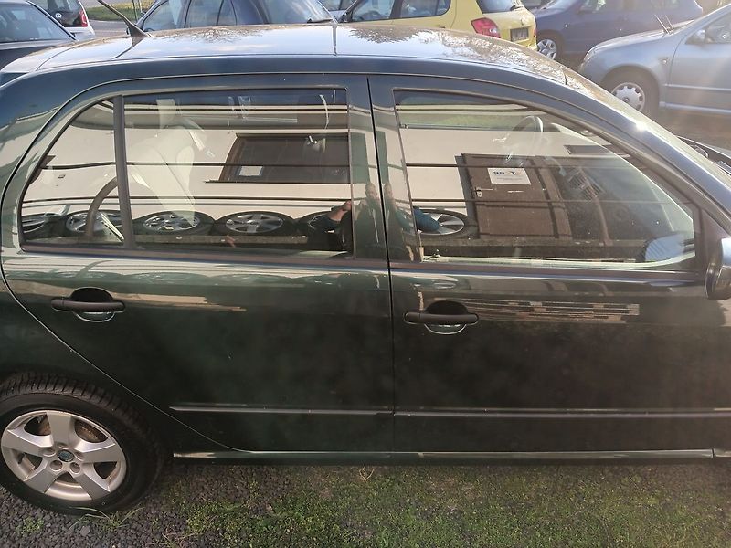 Škoda Fabia 1.4 16V Comfort - fotka 6 z 20