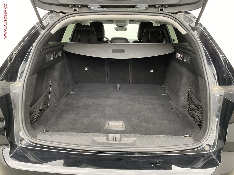 Opel Astra (2023) 1.5 CDTi, Elegance, LED, navi - fotka 7 z 19