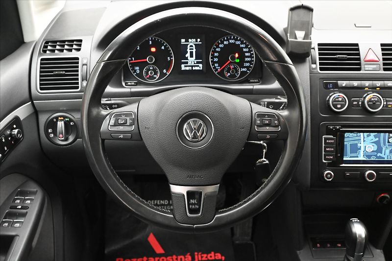 Volkswagen Touran 2,0 TDI 103kW DSG 7 míst Nová - fotka 19 z 31