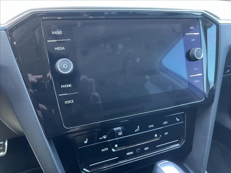 Volkswagen Passat 2,0 TDi 110KW DSG LED ELEGANCE - fotka 16 z 50