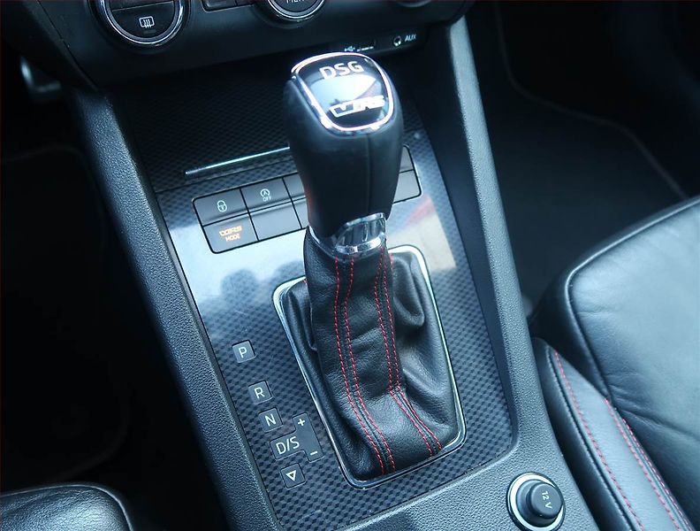 Škoda Octavia (2015) RS 2.0 TDI, Automat, Kůže - fotka 13 z 16
