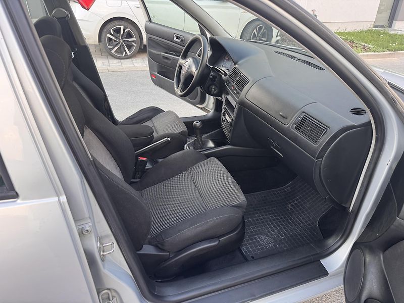 Volkswagen Golf IV 1.9TDI 81Kw Comfort - fotka 12 z 13