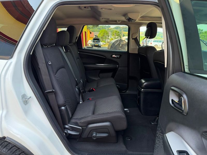 Fiat Freemont 2.0JTD 7-míst/Tempomat/Tažné - fotka 24 z 35