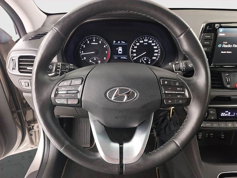 Hyundai i30 (2019) Style 1.4 T-GDI, Automat, Navi - fotka 16 z 19