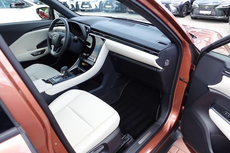 Lexus LBX 1,5 HEV Elegant Tech - fotka 13 z 35