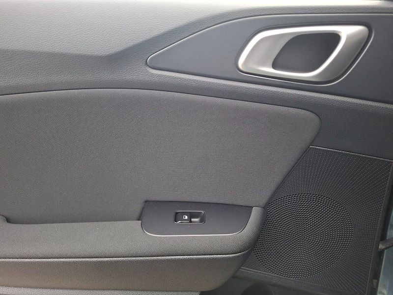Kia Ceed (2023) SW 1.5T-GDI 118kW -1.MAJITEL - fotka 29 z 38