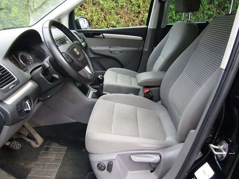 Seat Alhambra (2014) 2.0 TDI 103kW 4KIDS - fotka 19 z 44