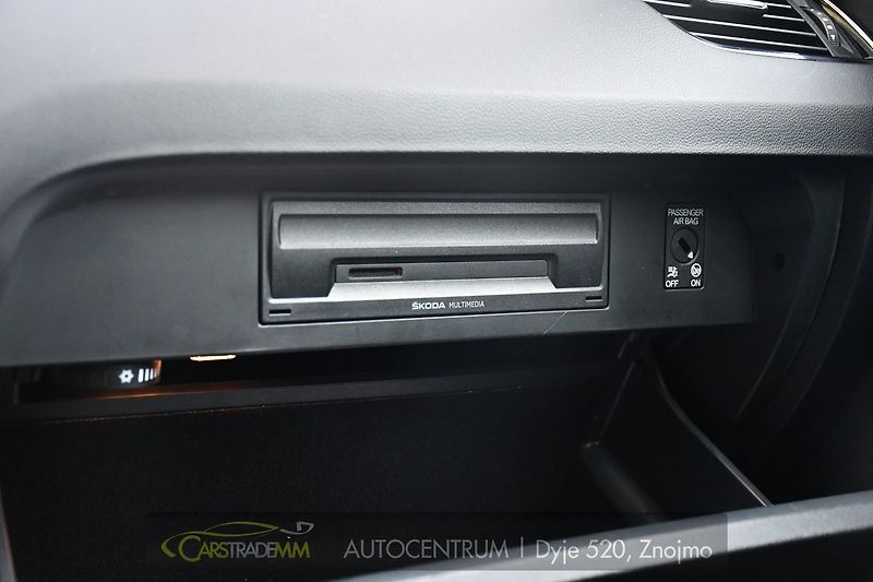 Škoda Octavia 1,6TDI STYLE ČR  - fotka 37 z 53