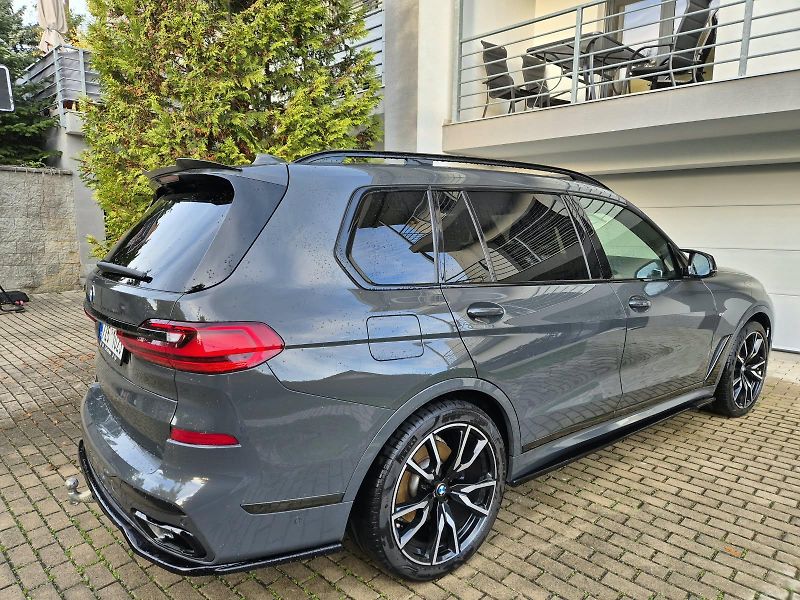 BMW X7 (2021) 40d Xdrive   REZERVACE - fotka 11 z 29