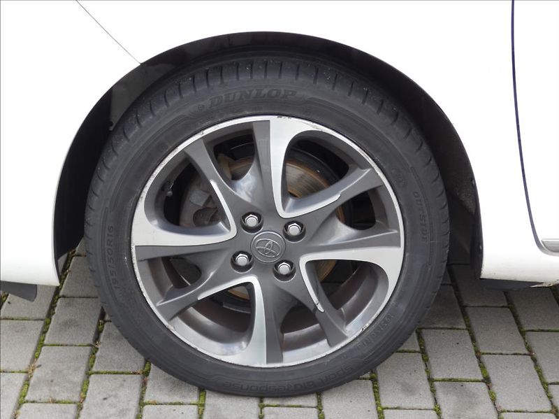 Toyota Yaris 1,3 1.33 VVT-i Trend,ČR,kamera - fotka 10 z 33