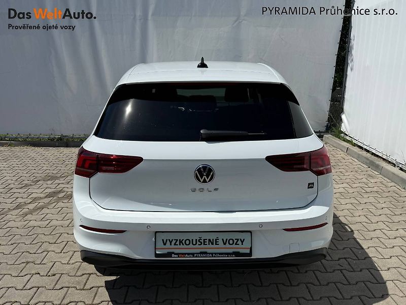 Volkswagen Golf (2024) 1.5 TSI 85 kW People - fotka 7 z 23