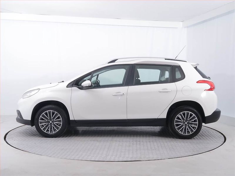 Peugeot 2008 (2014) 1.2 VTi, ČR,1.maj, Tempomat - fotka 3 z 19