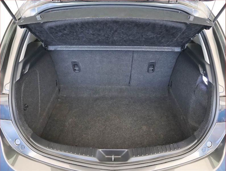 Mazda 3 (2013) 1.6 DI Turbo - fotka 14 z 15